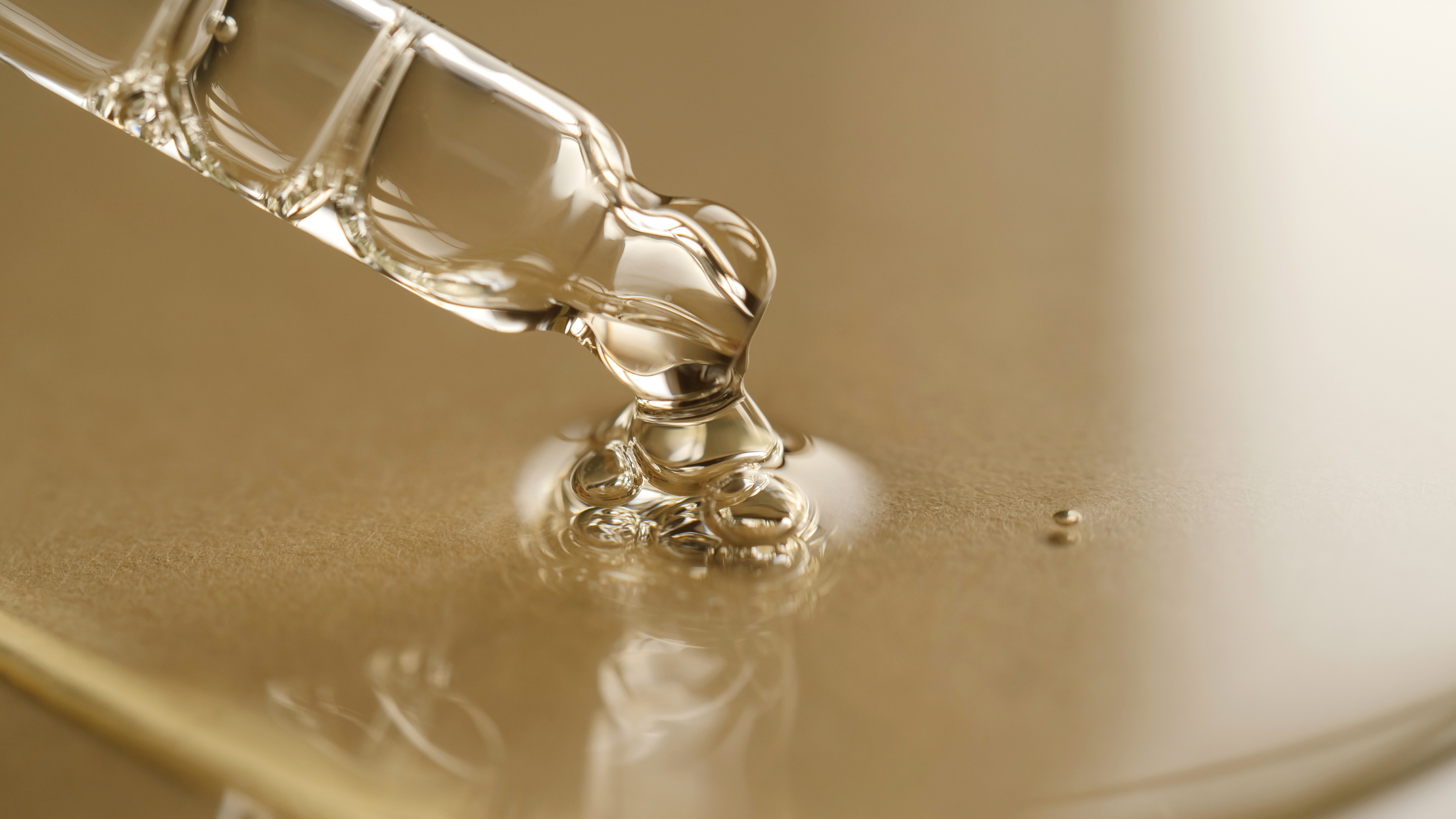 Pourquoi intégrer un sérum capillaire à votre routine ?