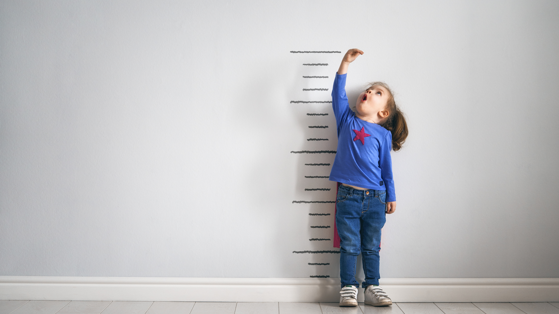 Les essentiels de l’été pour des cheveux d’enfant protégés et en pleine santé