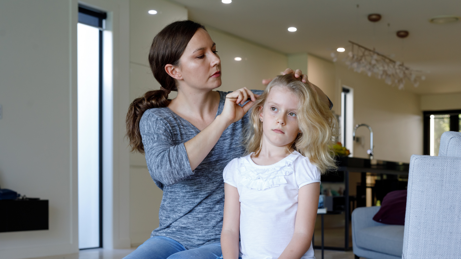 Comment protéger mon enfant des poux sans utiliser de produits agressifs ?🪳